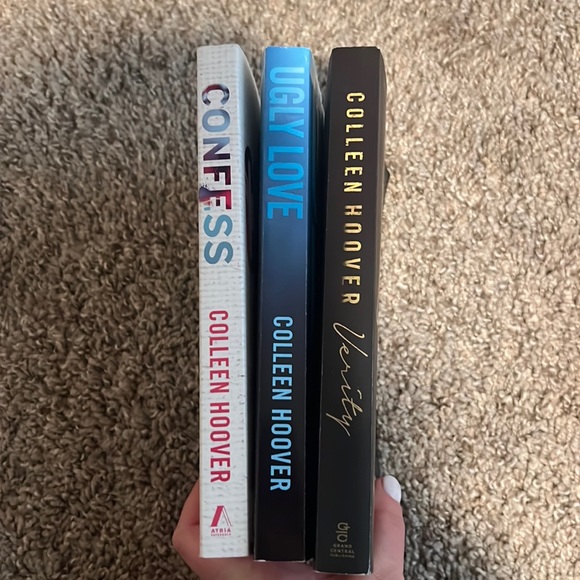 Other - Colleen Hoover set
